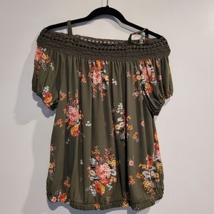 Torrid Olive Green Floral Cold Shoulder Blouse Size 00
